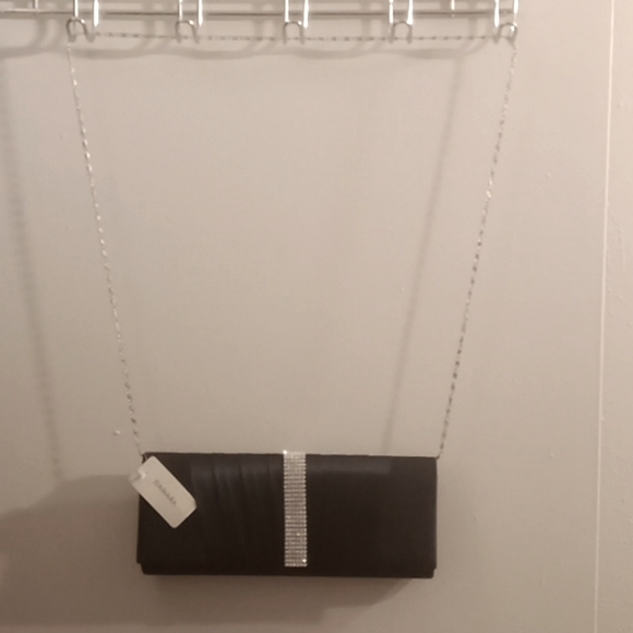 Damara NWT evening clutch w/ silver tone strap - Picture 2 of 5